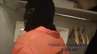 PORNSTAR TS BIG BOOTY BIANCA FUCKS ESCAPED PRISONER !